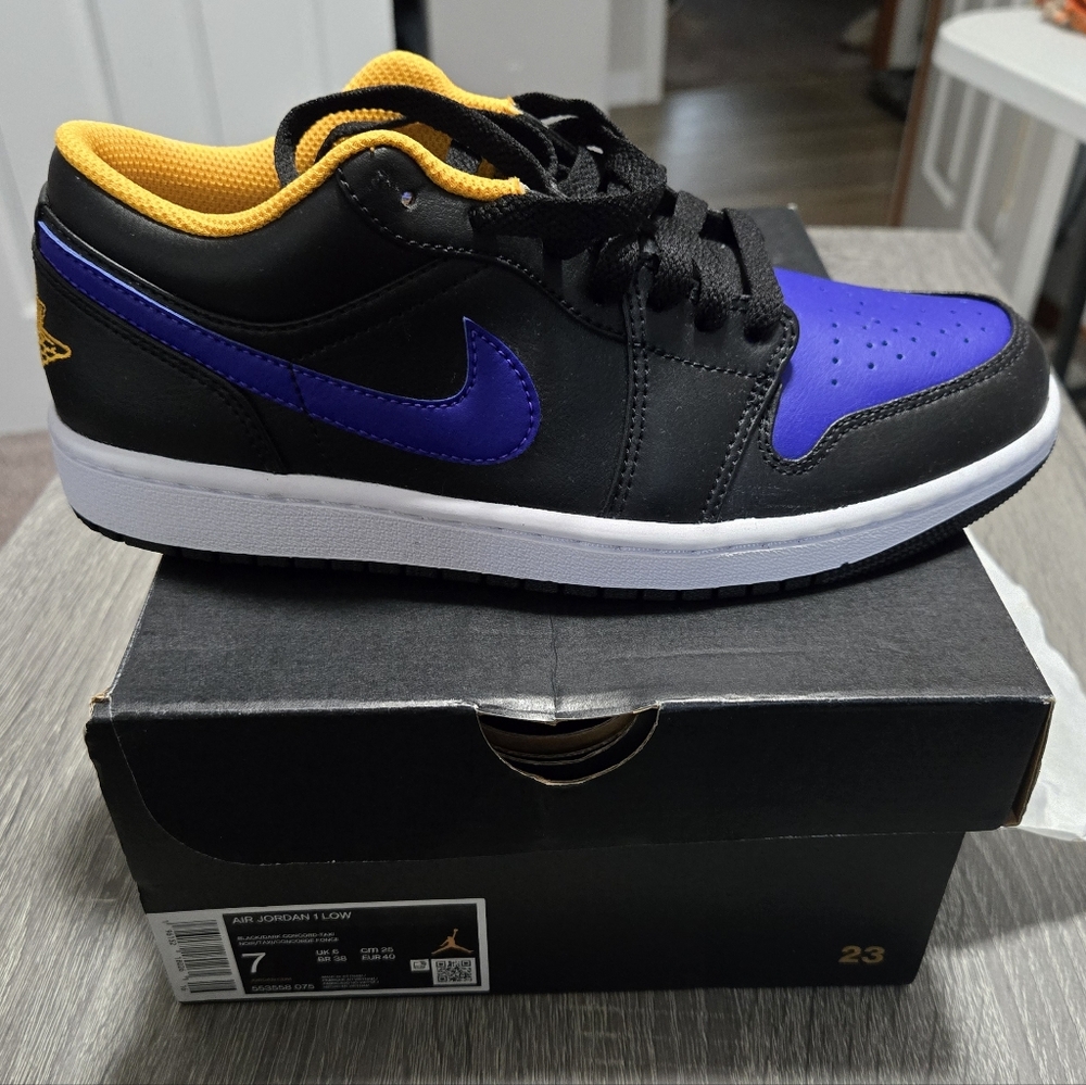 Nike Men's Air Jordan 1 LOW